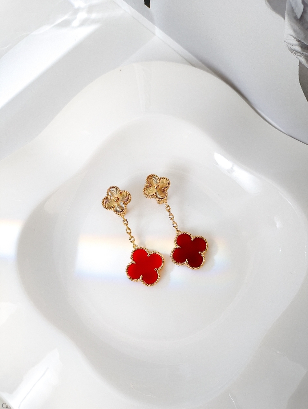 😘 Van Cleef & Arpels Magic Alhambra Collection Double-Flower Red Carnelian Earr - Picture 6 of 8
